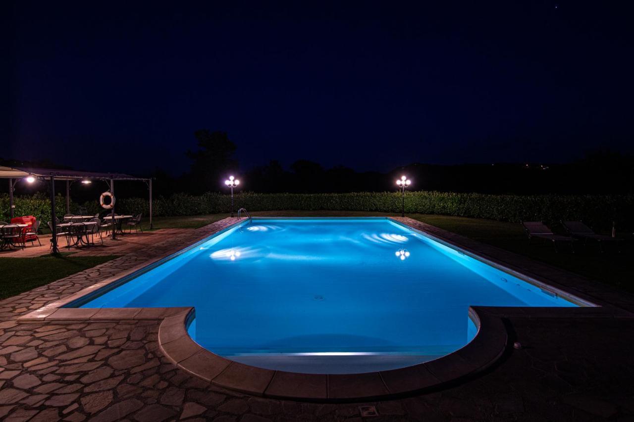 Agriturismo Il Sasso アンギアーリ エクステリア 写真