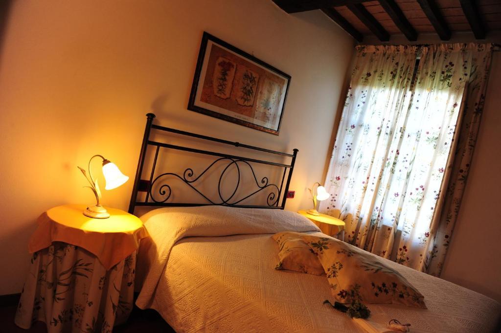 Agriturismo Il Sasso アンギアーリ エクステリア 写真