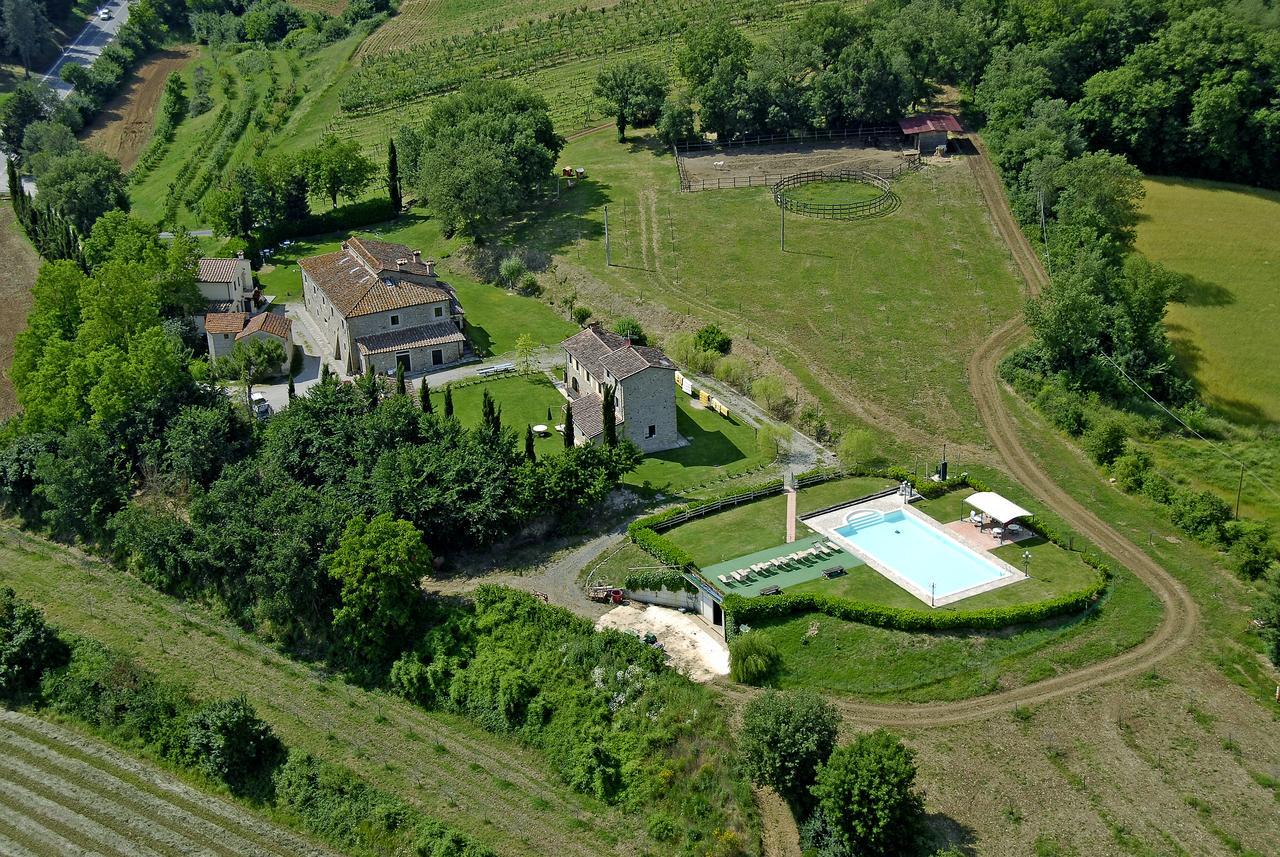 Agriturismo Il Sasso アンギアーリ エクステリア 写真